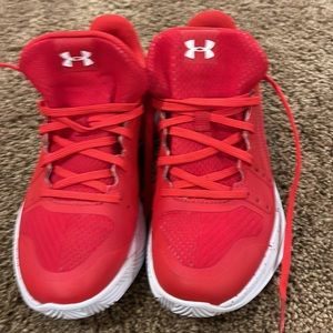 Red under armor shoes, lightly used